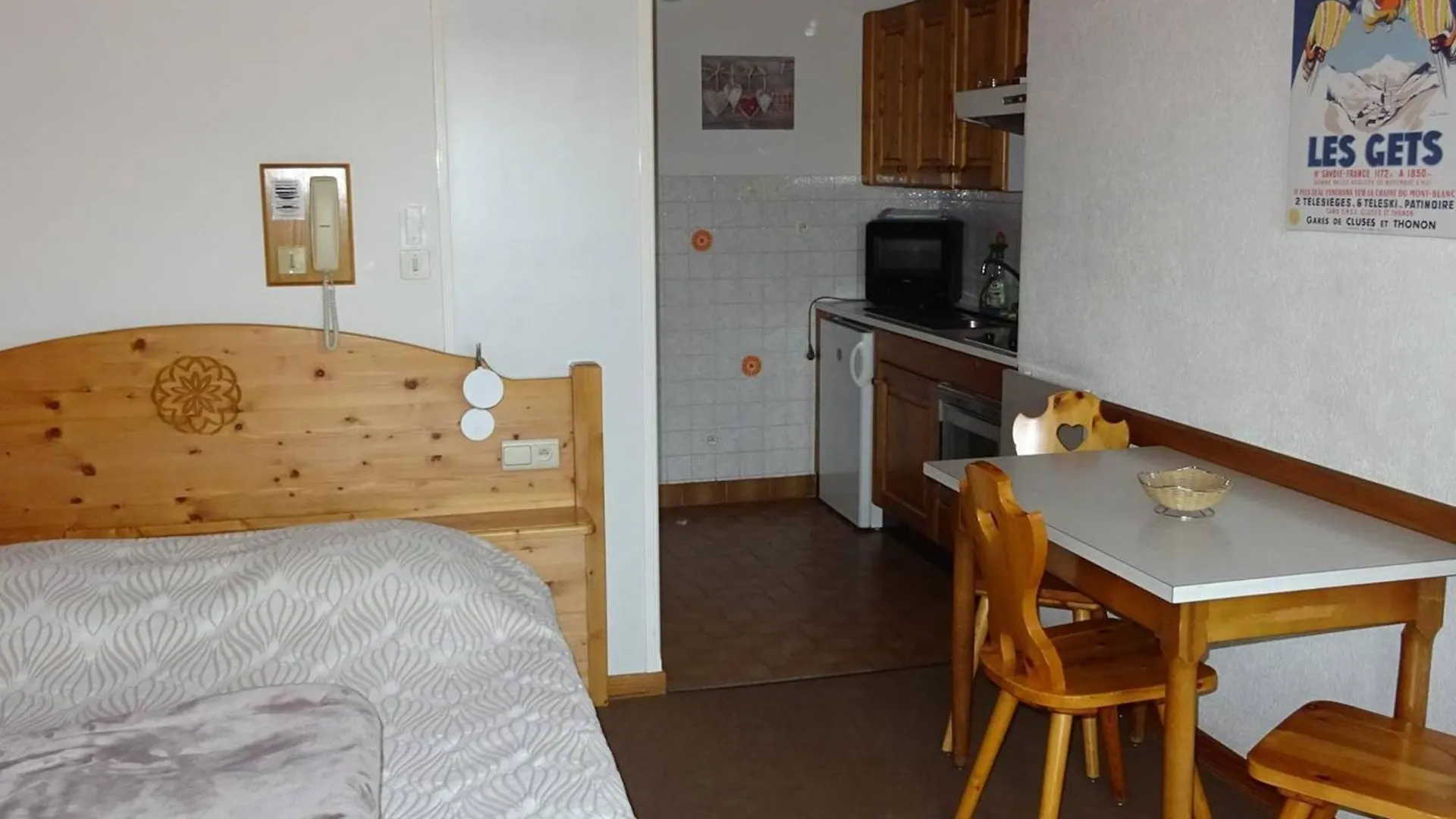Studio Aux Gets, 2 Pers, Centre-Ville, Wifi, Draps Et Serviettes Inclus - Fr-1-802-26 Les Gets 0*,  France